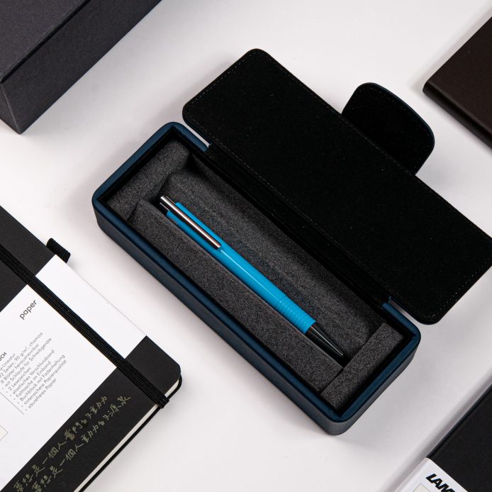 LAMY logo 連環系列 獨家限量 原子筆 皮革筆盒 - 204 多彩 (特別版-湛藍皮革筆盒)